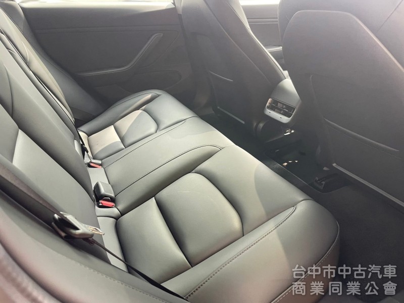 汎亞汽車 2020 Tesla Model 3 超低里程2.5萬公里 全車原鈑件，內外都漂亮 認證AA等級