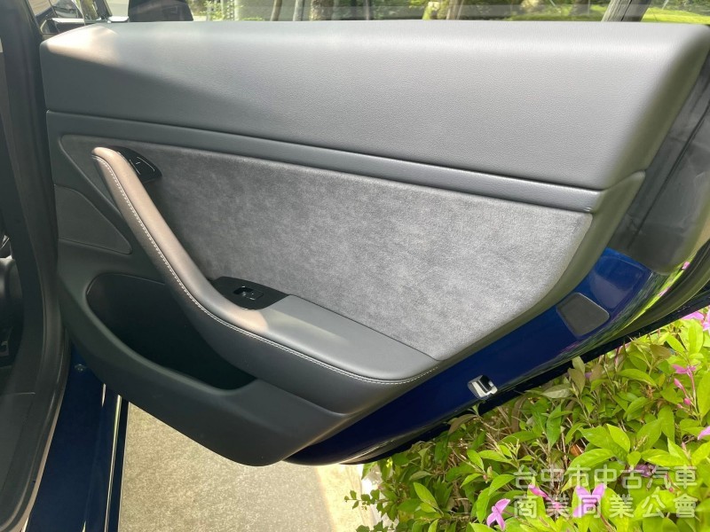 汎亞汽車 2020 Tesla Model 3 超低里程2.5萬公里 全車原鈑件，內外都漂亮 認證AA等級