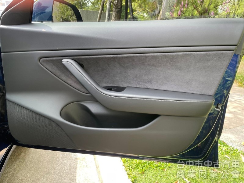 汎亞汽車 2020 Tesla Model 3 超低里程2.5萬公里 全車原鈑件，內外都漂亮 認證AA等級