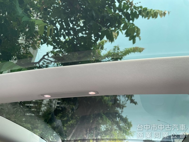 汎亞汽車 2020 Tesla Model 3 超低里程2.5萬公里 全車原鈑件，內外都漂亮 認證AA等級