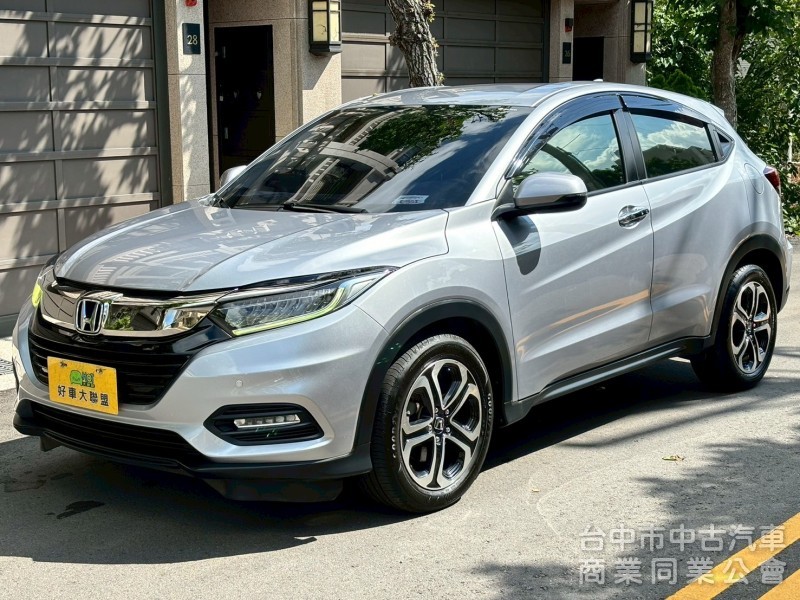 車況漂亮，旅遊小休旅車款