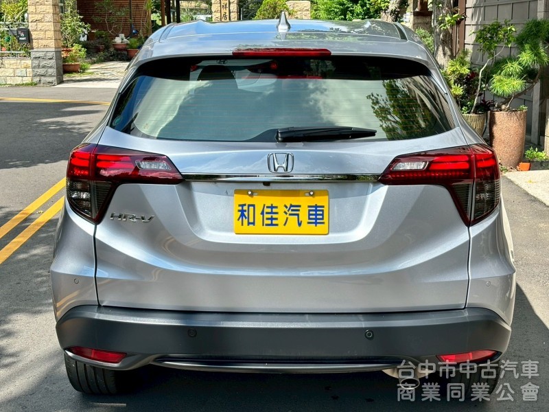 車況漂亮，旅遊小休旅車款