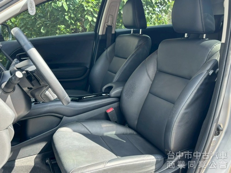 車況漂亮，旅遊小休旅車款