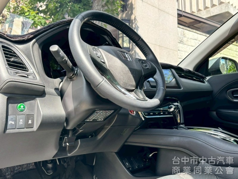 車況漂亮，旅遊小休旅車款
