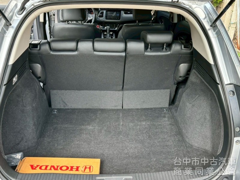 車況漂亮，旅遊小休旅車款