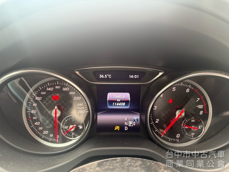 2017 A180 AMG 運動版、雙前跑車記憶座椅、免鑰匙啟動 、靈巧安全