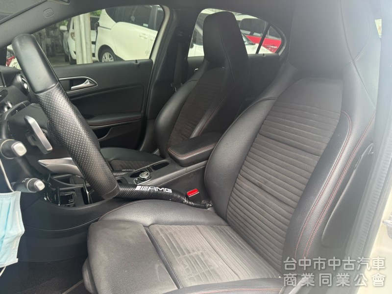 2017 A180 AMG 運動版、雙前跑車記憶座椅、免鑰匙啟動 、靈巧安全