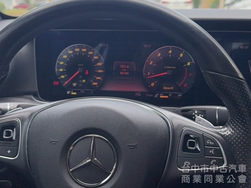 2017 E300 4MATIC 原版件 跑少、車況超優 全景 柏林 雙液晶 360環景 光束頭燈 抬顯