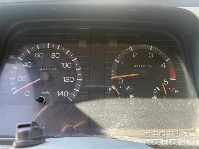 2005 Canter 貨斗11呎半 升降尾門