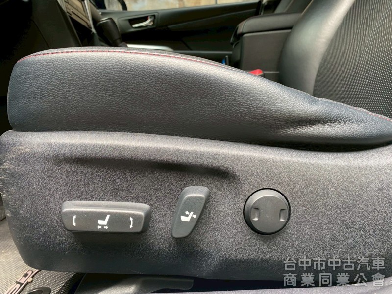 2017 原鈑件、尊爵版、大型房車、質感首選。