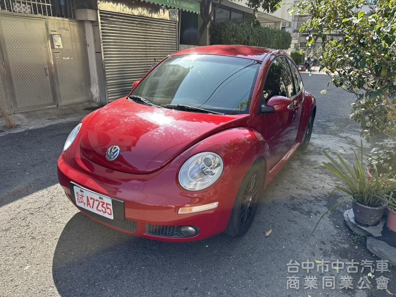 2006年出廠 福斯beetle 金龜車1.6  內外氣氛非常漂亮 開在路上更加吸睛  ✅可認證 ✅里程保證 ✅