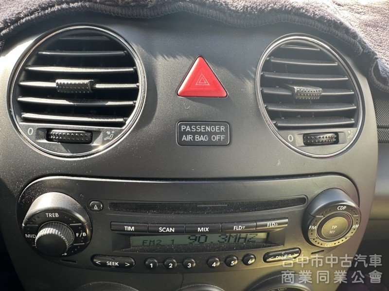 2006年出廠 福斯beetle 金龜車1.6  內外氣氛非常漂亮 開在路上更加吸睛  ✅可認證 ✅里程保證 ✅