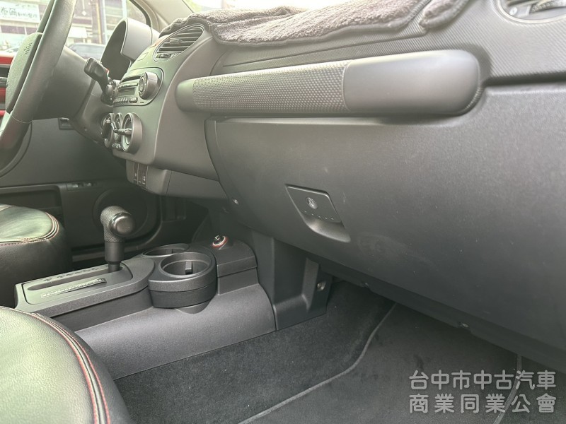 2006年出廠 福斯beetle 金龜車1.6  內外氣氛非常漂亮 開在路上更加吸睛  ✅可認證 ✅里程保證 ✅