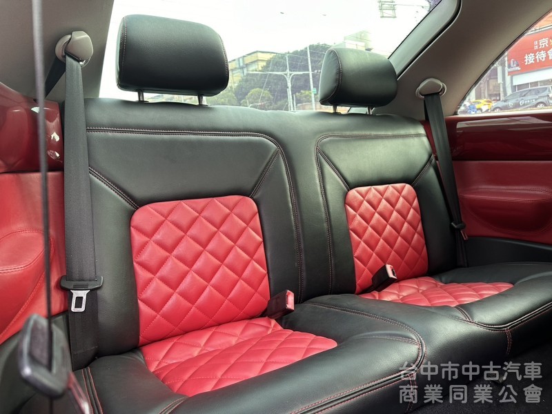 2006年出廠 福斯beetle 金龜車1.6  內外氣氛非常漂亮 開在路上更加吸睛  ✅可認證 ✅里程保證 ✅