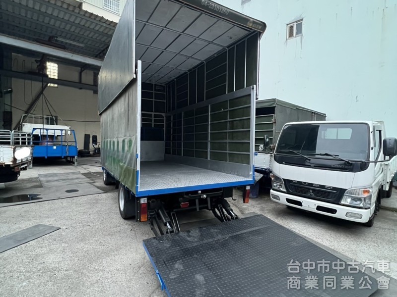 2019年12月出廠 加長14尺多堅達 電動升降帆布跟外雙缸大尾門 里程大約15萬多