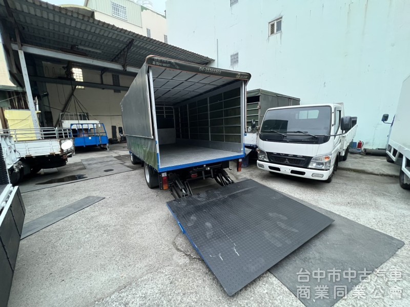 2019年12月出廠 加長14尺多堅達 電動升降帆布跟外雙缸大尾門 里程大約15萬多