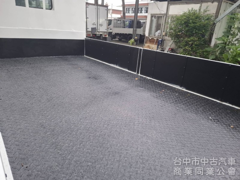 2011年3月出廠 堅達 11尺半 改雙扁 加裝尾門