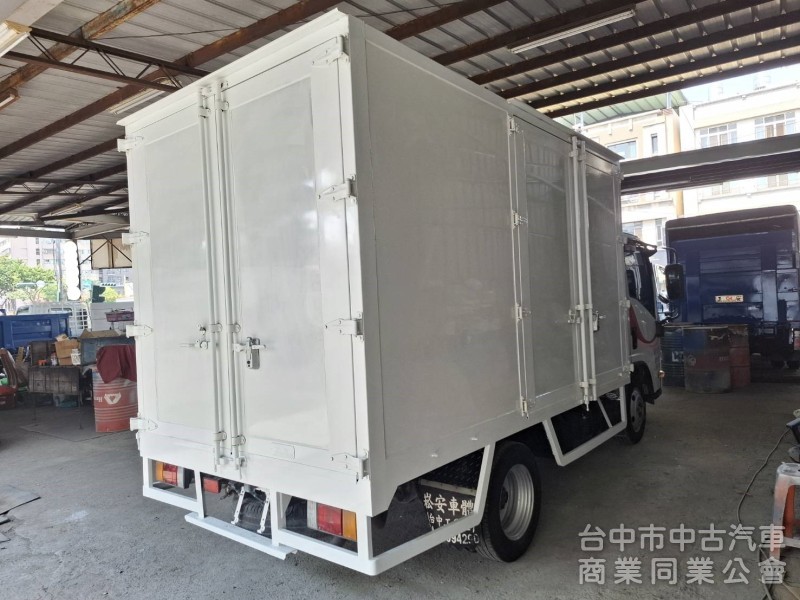 自排 2018年領牌17年11月出廠 一路發 加長11尺半 內高192公分 左右雙開門 已升5噸