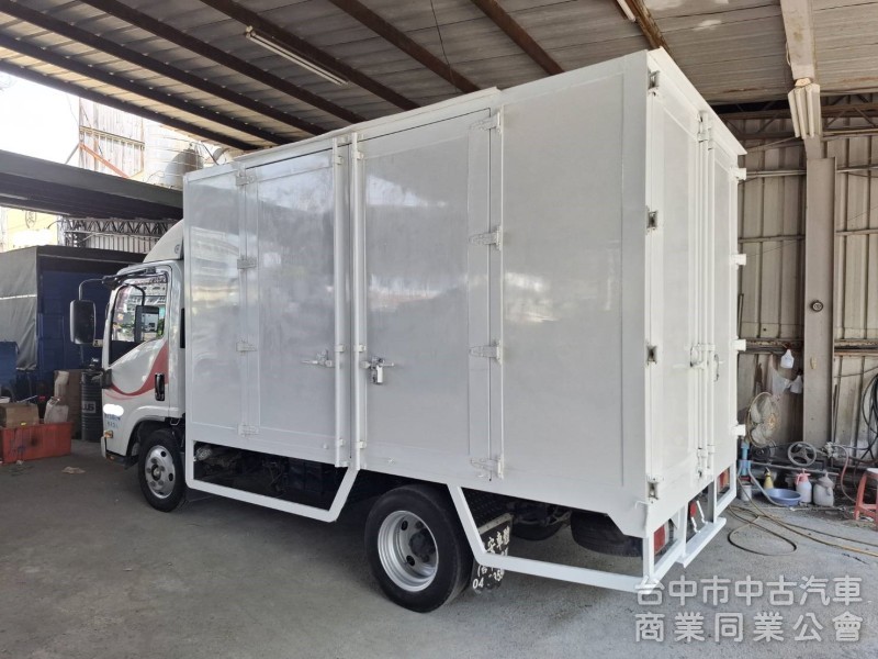 自排 2018年領牌17年11月出廠 一路發 加長11尺半 內高192公分 左右雙開門 已升5噸
