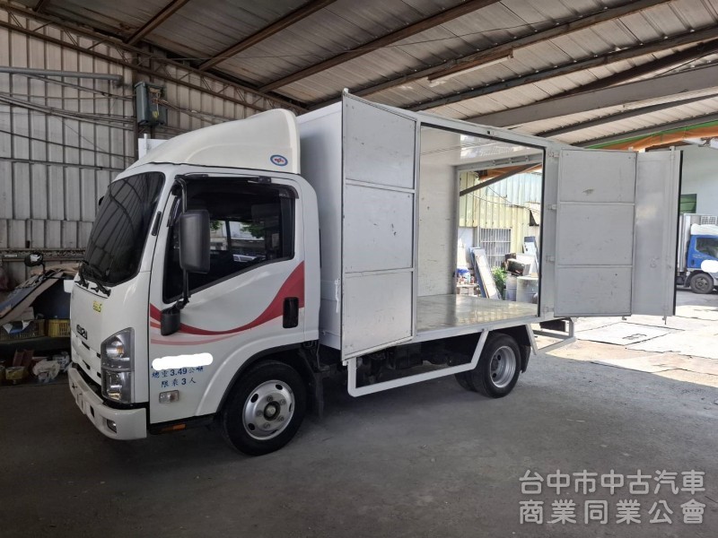 自排 2018年領牌17年11月出廠 一路發 加長11尺半 內高192公分 左右雙開門 已升5噸