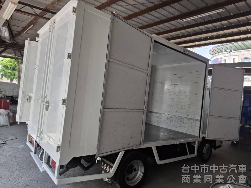 自排 2018年領牌17年11月出廠 一路發 加長11尺半 內高192公分 左右雙開門 已升5噸