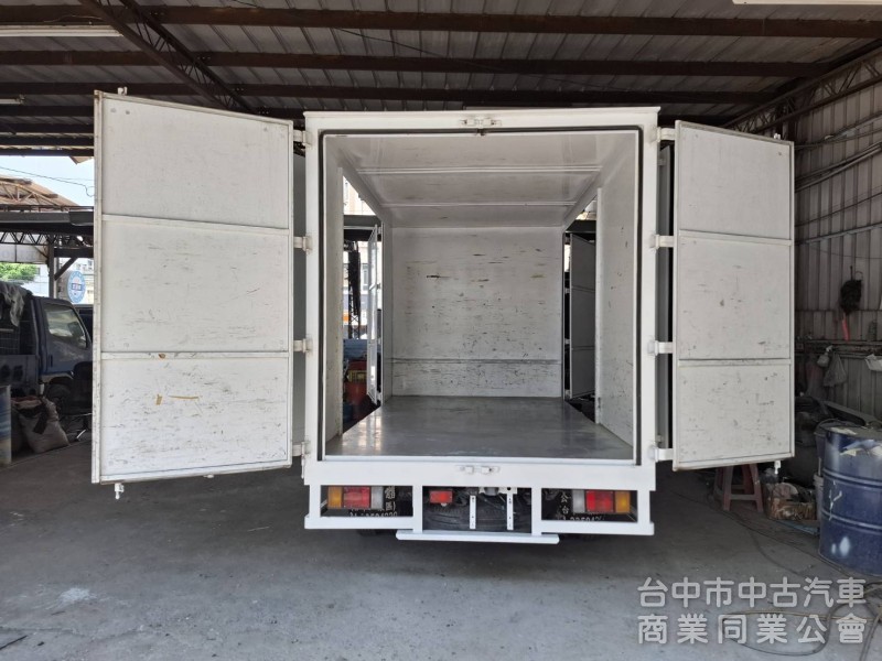 自排 2018年領牌17年11月出廠 一路發 加長11尺半 內高192公分 左右雙開門 已升5噸
