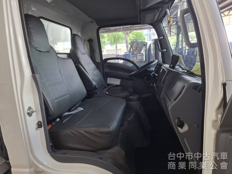 自排 2018年領牌17年11月出廠 一路發 加長11尺半 內高192公分 左右雙開門 已升5噸