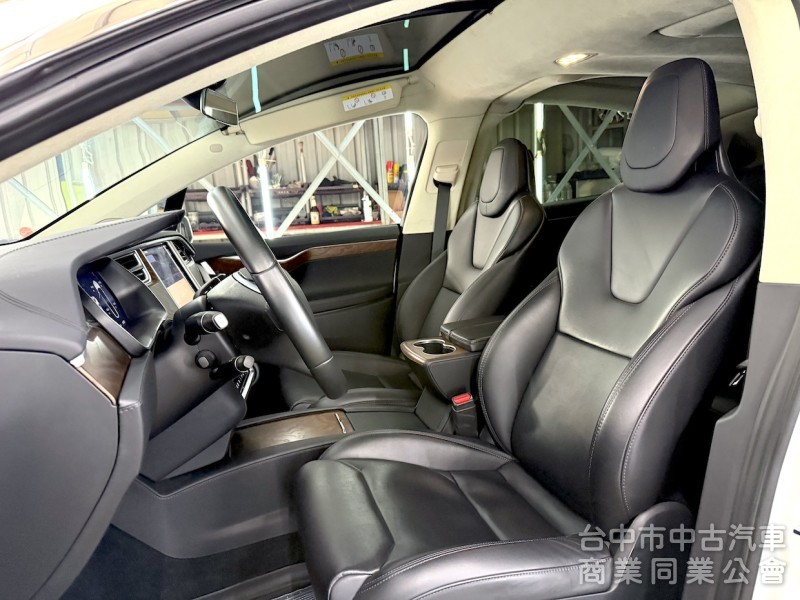 新達車業 2017年 TESLA Model X 100D 拖曳套件 可全貸