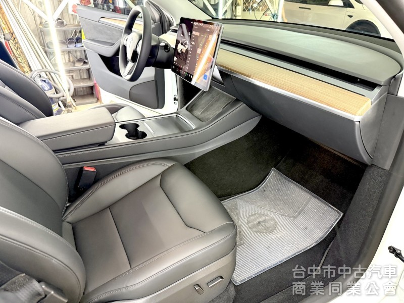 2024年 TESLA Model Y RWD 可全貸