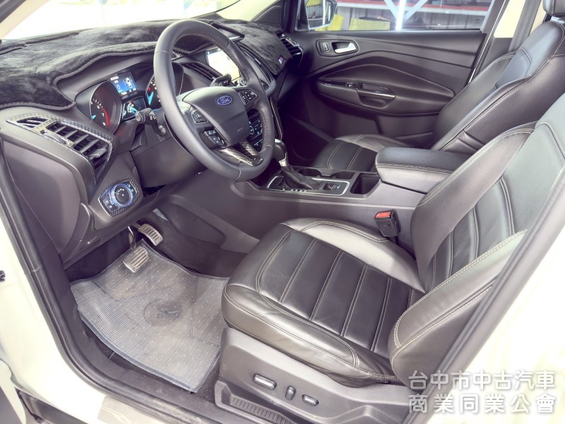 新達汽車 2018年 KUGA 勁黑版 Carplay ACC跟車 全景天窗 可全貸