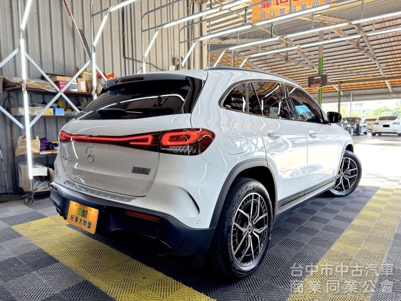 2023年 BENZ EQA250 AMG 夜色套件 可全貸