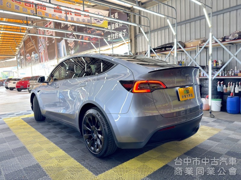 2023年 TESLA Model Y LR 稀有閃電銀 可全貸
