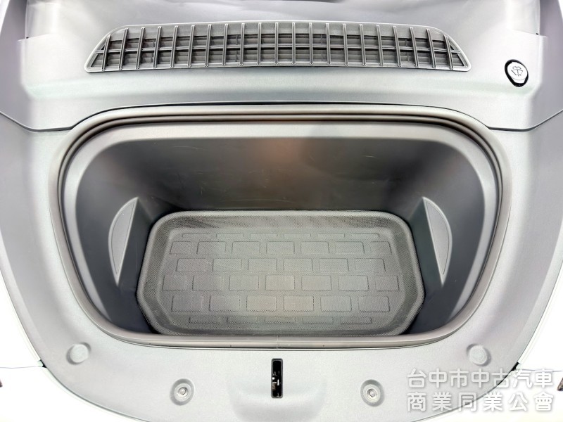 2024年 TESLA Model Y RWD 可全貸