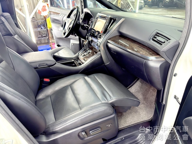 2019年 TOYOTA ALPHARD 可全貸
