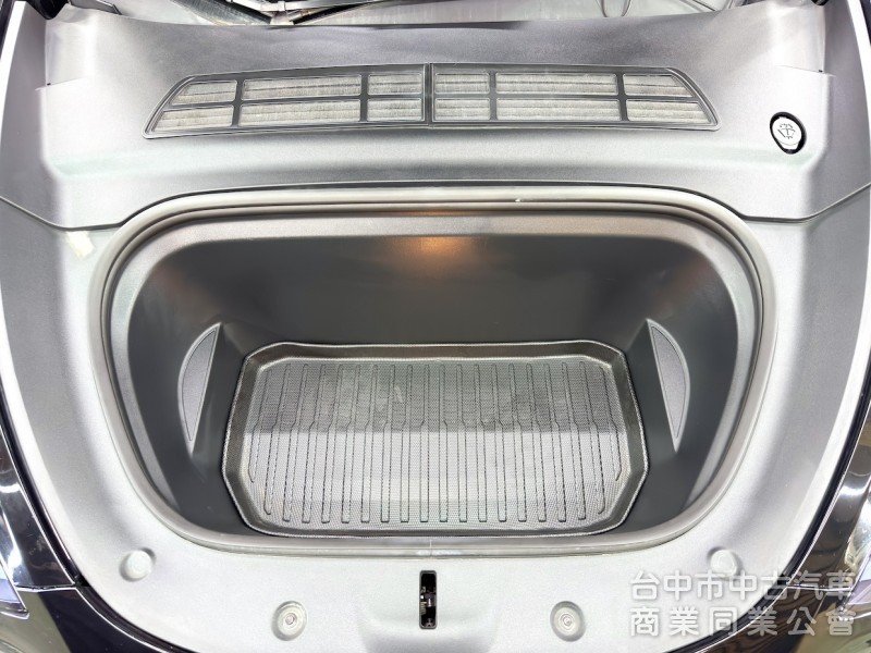 2023年 TESLA Model Y LR 可全貸