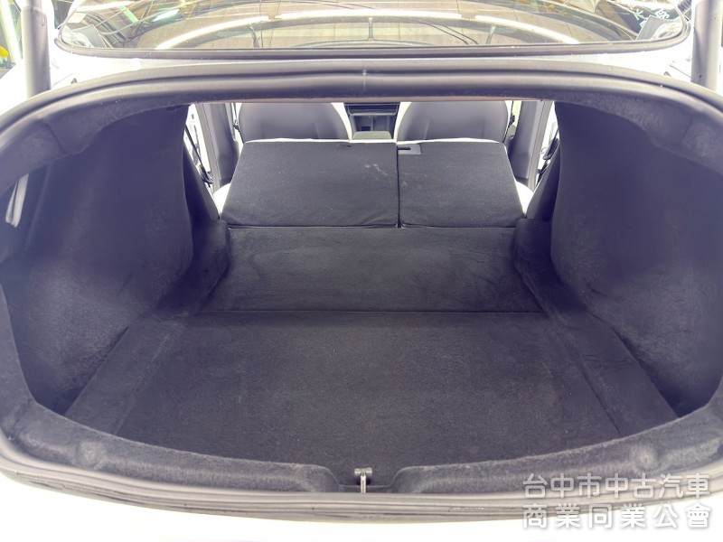 2025年 TESLA Model 3 SR 可全貸