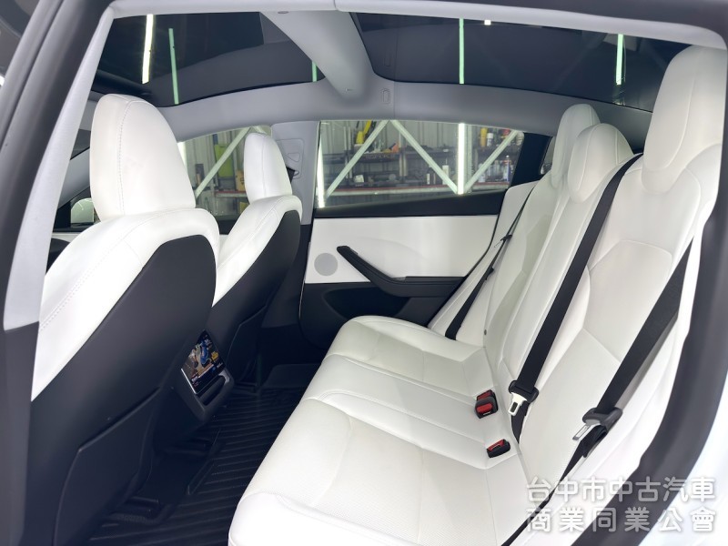 2025年 TESLA Model 3 SR 可全貸