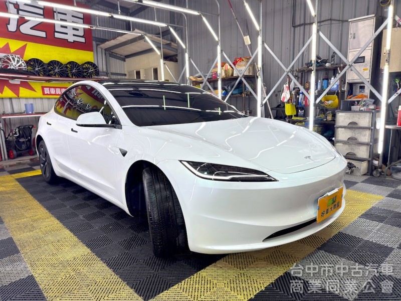 2025年 TESLA Model 3 SR 可全貸