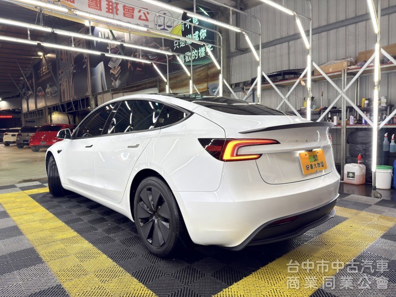 2025年 TESLA Model 3 SR 可全貸