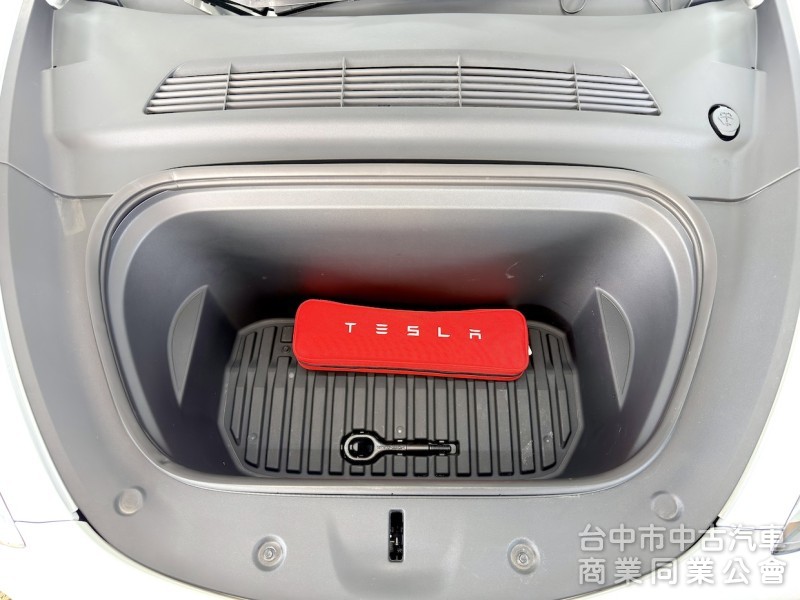 2024年 Tesla Model Y LR FSD 可全貸