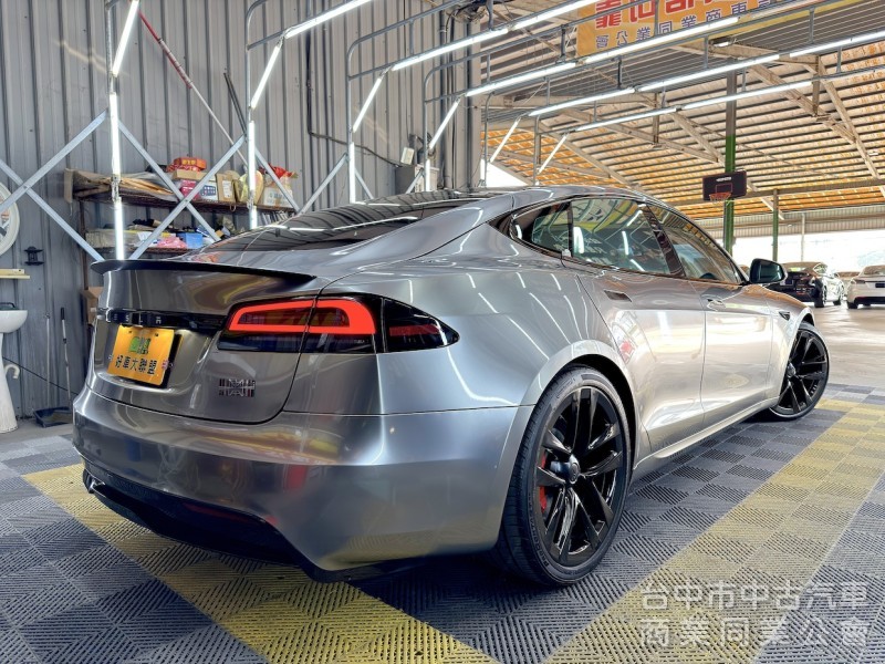 2023年 TESLA Model S Plaid 可全貸