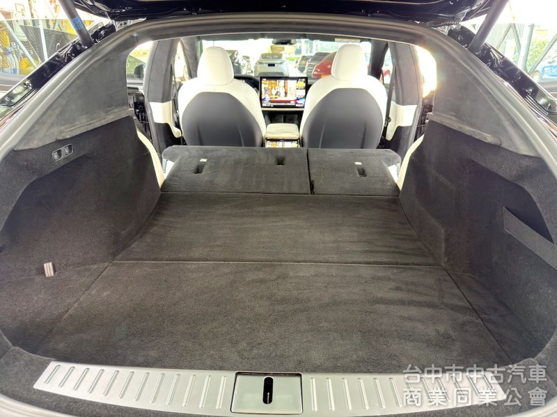 2023年 TESLA Model S Plaid 可全貸