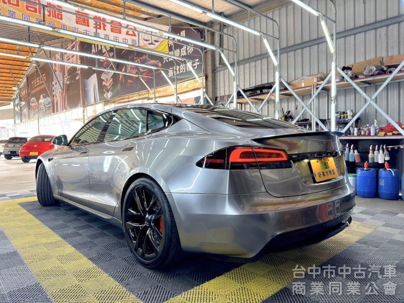 2023年 TESLA Model S Plaid 可全貸