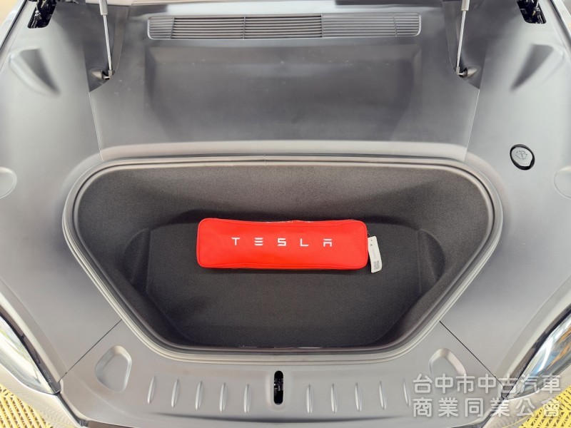 2023年 TESLA Model S Plaid 可全貸