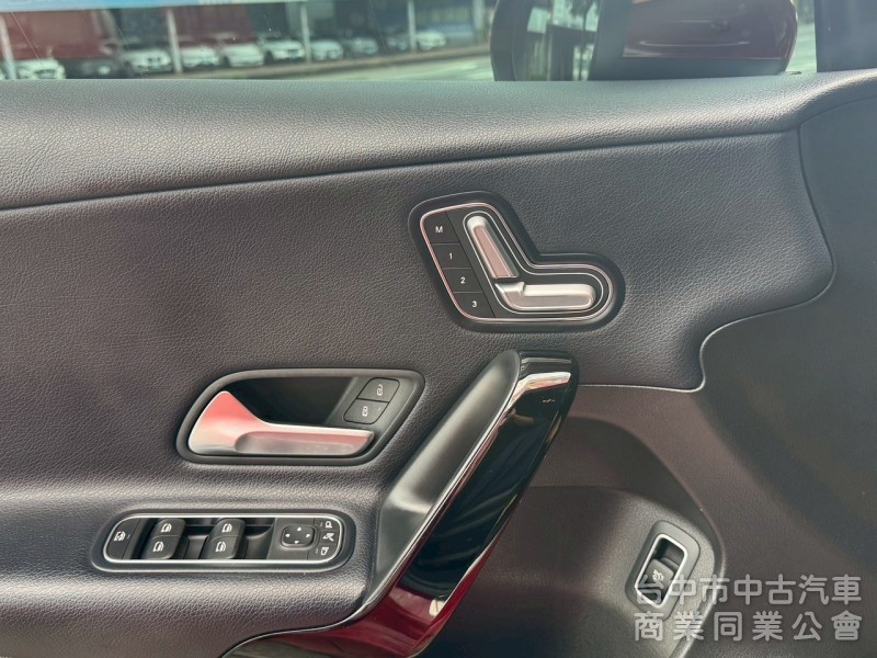 2019 A180 四門