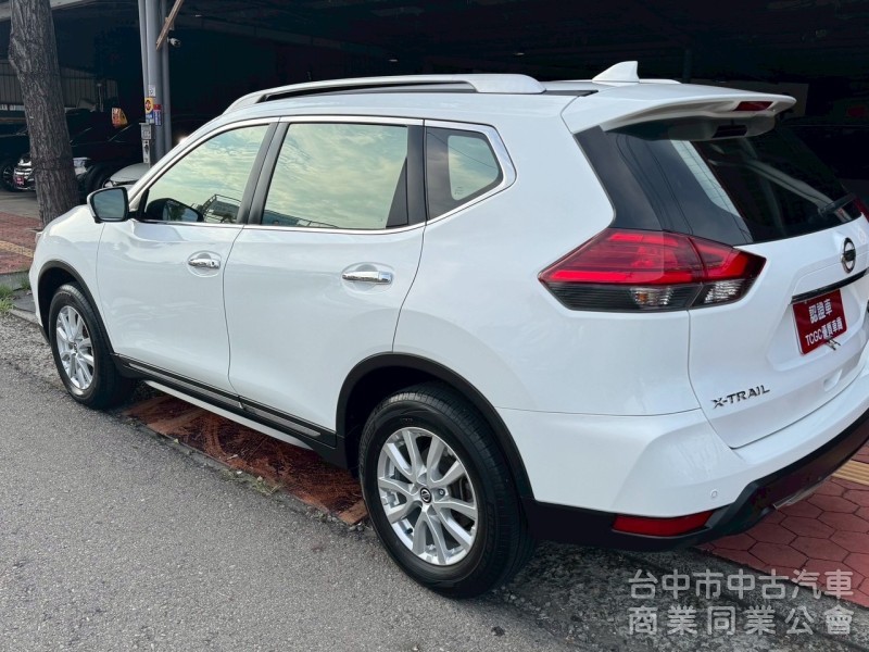 2018 X-Trail 2.0 玩美影音 跑六萬 原鈑