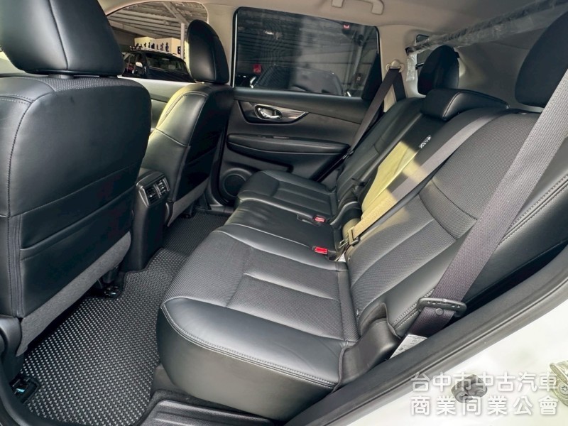 2018 X-Trail 2.0 玩美影音 跑六萬 原鈑