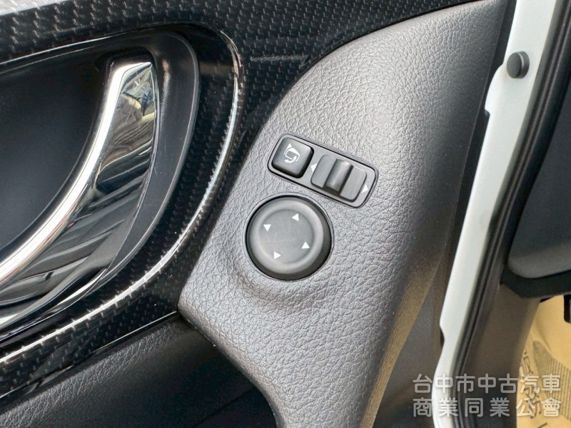2018 X-Trail 2.0 玩美影音 跑六萬 原鈑