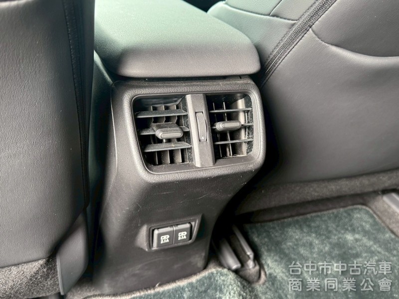 2019 UX200
