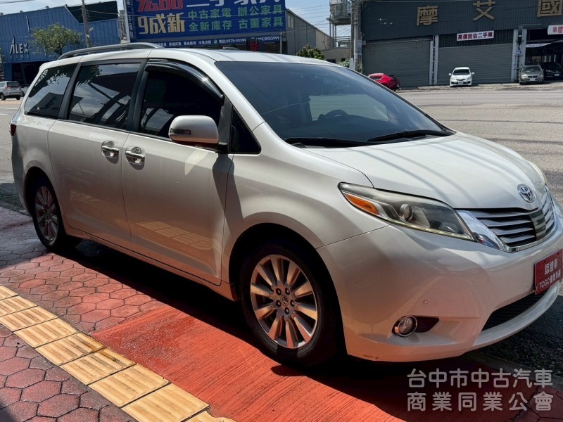 2017 Sienna 3.5 頂級 跑12萬多公里